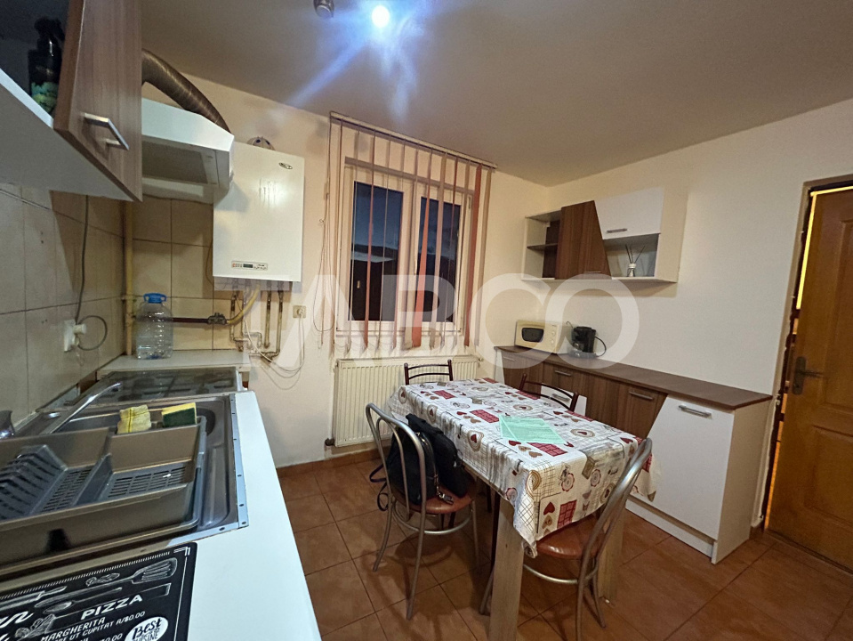 Apartament de vanzare 4 camere decomandate mobilat utilat zona Rahovei