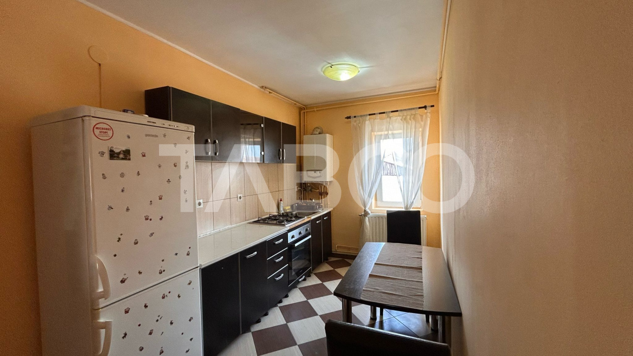 Apartament de vanzare 4 camere mobilat utilat si balcon Vasile Aaron 