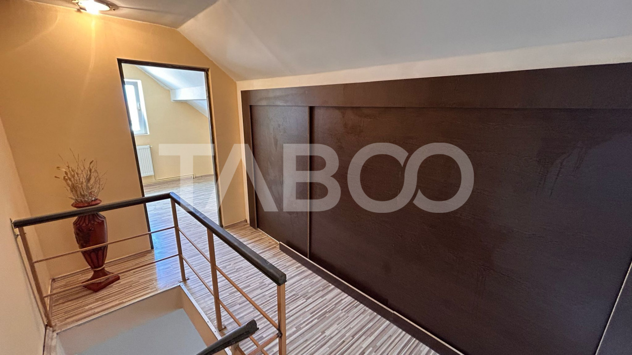 Apartament de vanzare 4 camere mobilat utilat si balcon Vasile Aaron 