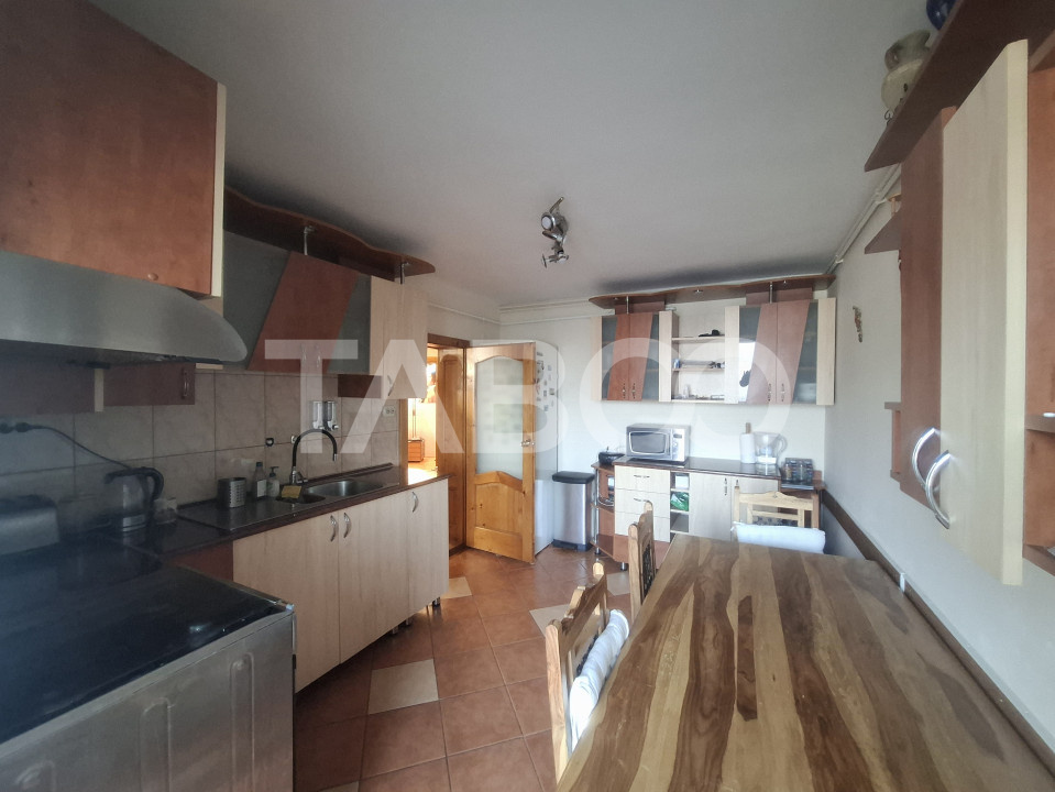 Apartament de vanzare 5 camere 138 mp utili zona Ciresica Sibiu