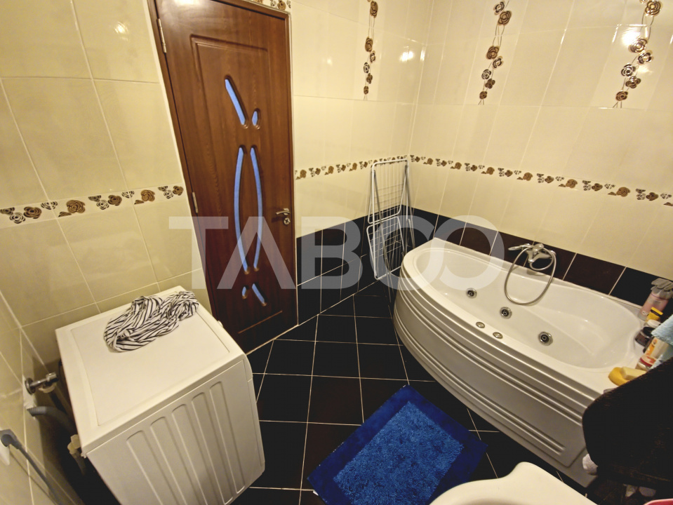 Apartament de vanzare 73mp 2 camere decomandat in zona Terezian