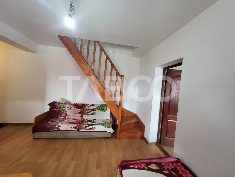 Apartament de vanzare 84 mp 4 camere pe 2 etaje zona Rahovei  in Sibiu - Steaza