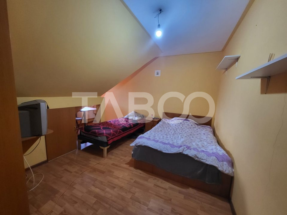 Apartament de vanzare 84 mp 4 camere pe 2 etaje zona Rahovei Sibiu