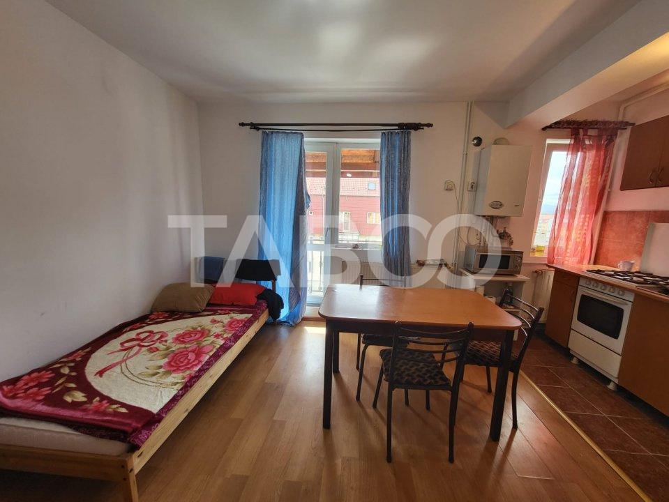 Apartament de vanzare 84 mp 4 camere pe 2 etaje zona Rahovei Sibiu