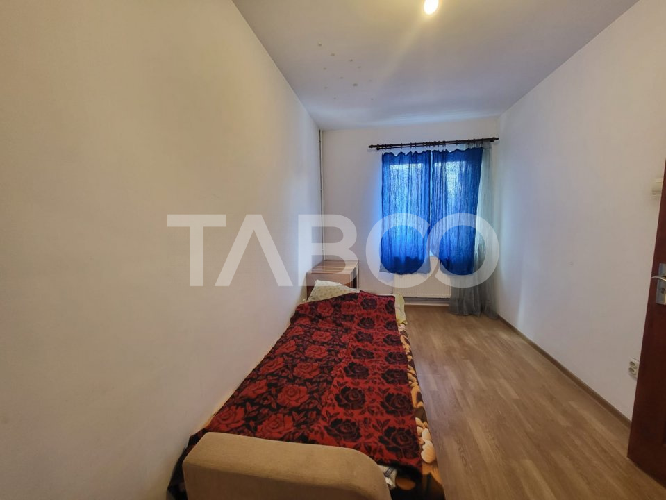 Apartament de vanzare 84 mp 4 camere pe 2 etaje zona Rahovei Sibiu