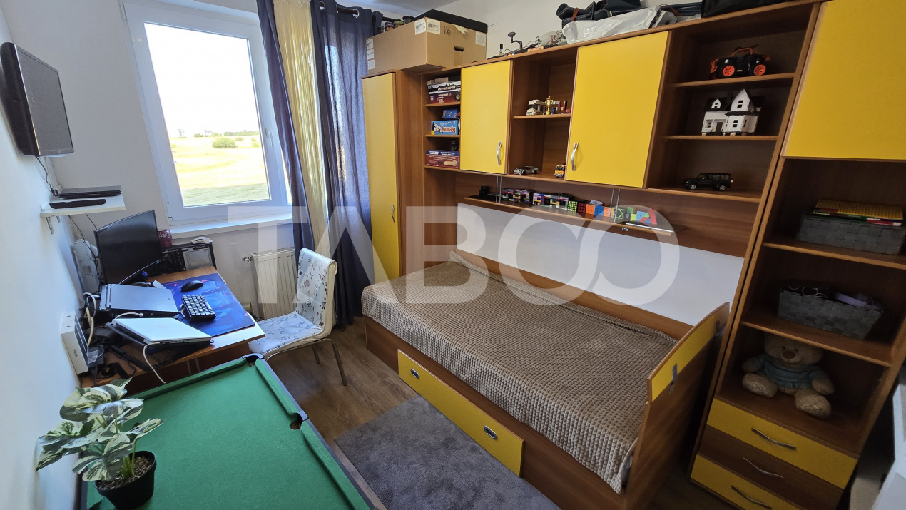 Apartament de vanzare Calea Surii Mici 3 camere balcon loc de parcare