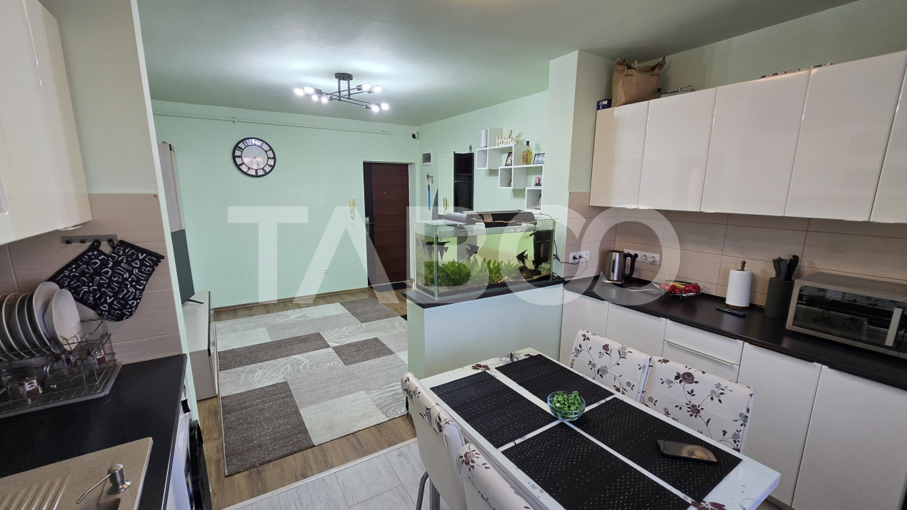 Apartament de vanzare Calea Surii Mici 3 camere balcon loc de parcare