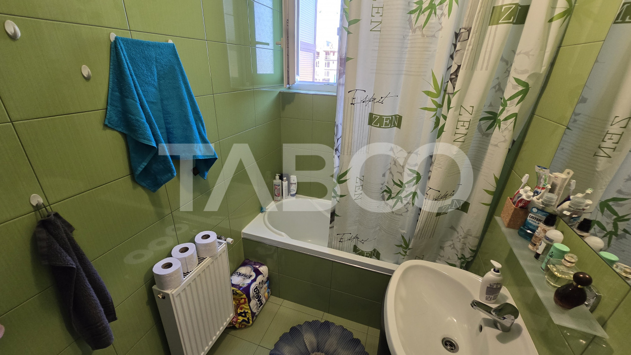 Apartament de vanzare Calea Surii Mici 3 camere balcon loc de parcare