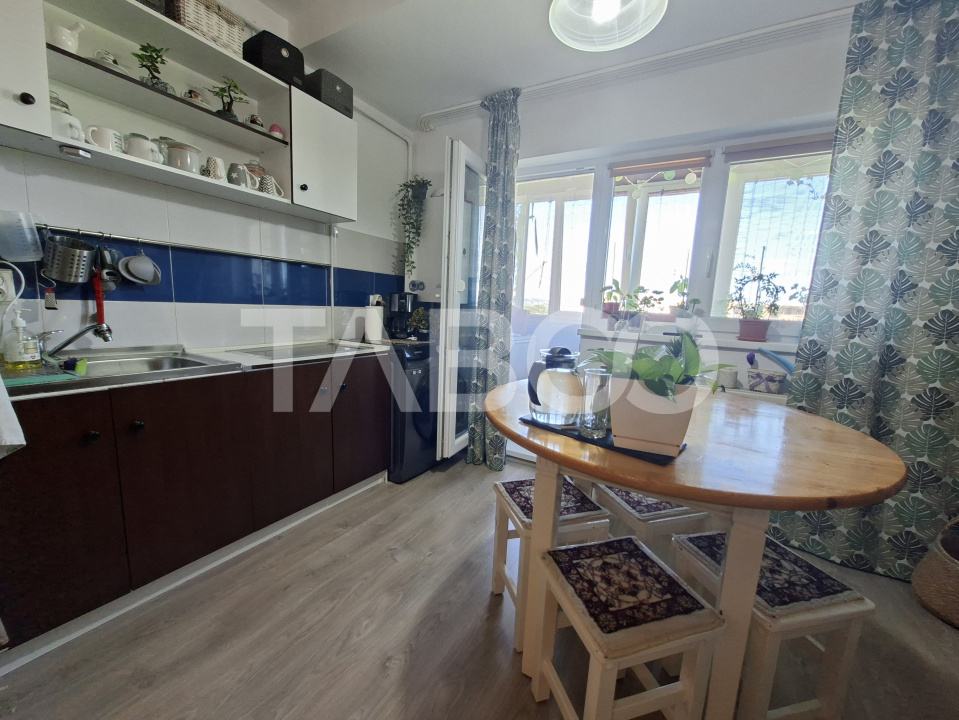 Apartament de vanzare Calea Surii Mici 3 camere balcon loc de parcare