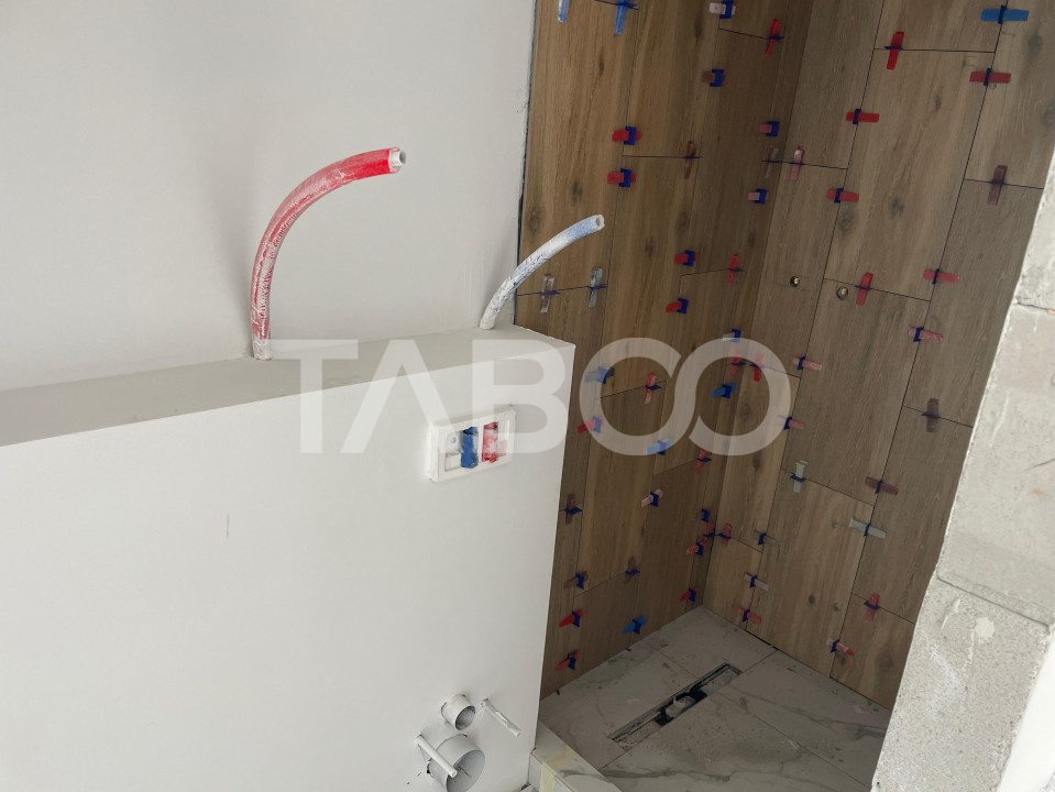 Apartament de vanzare cu 2 camere decomandate cu balcon