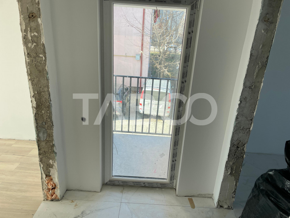 Apartament de vanzare cu 2 camere decomandate cu balcon