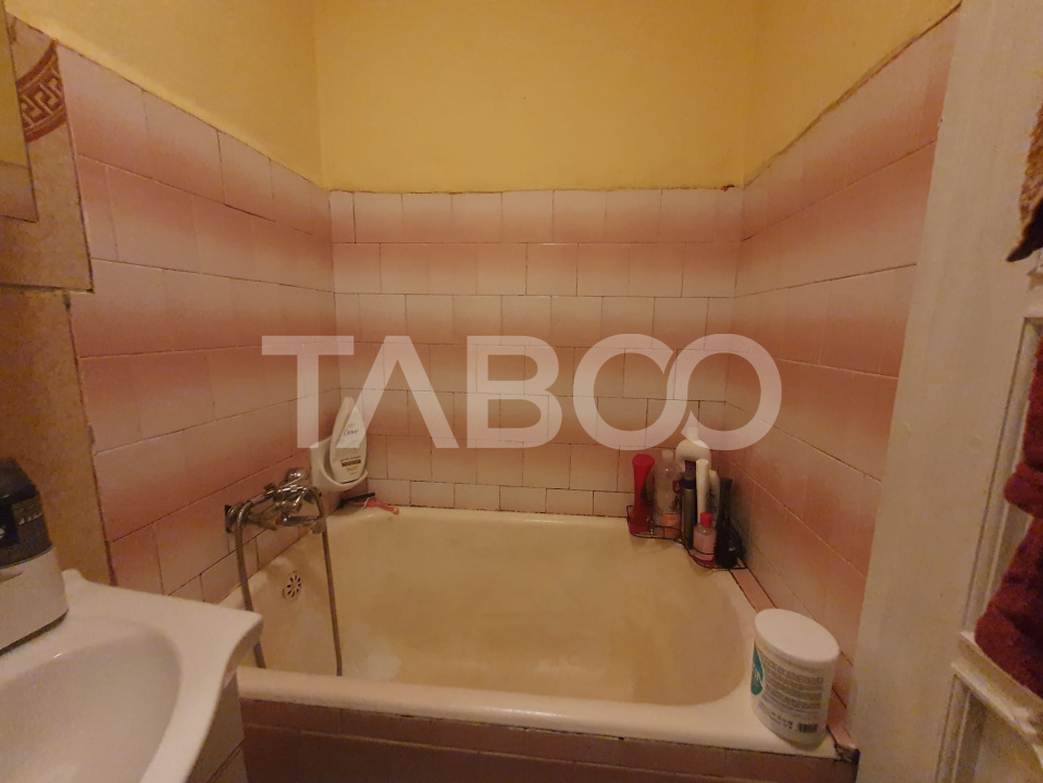 Apartament de vanzare cu 2 camere semidecomandat 40 mp utili