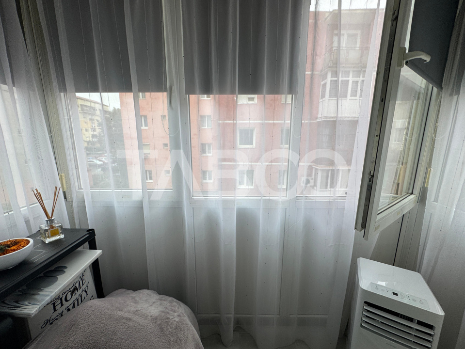 Apartament de vanzare cu 3 camere la etaj intermediar 2 cu pivnita