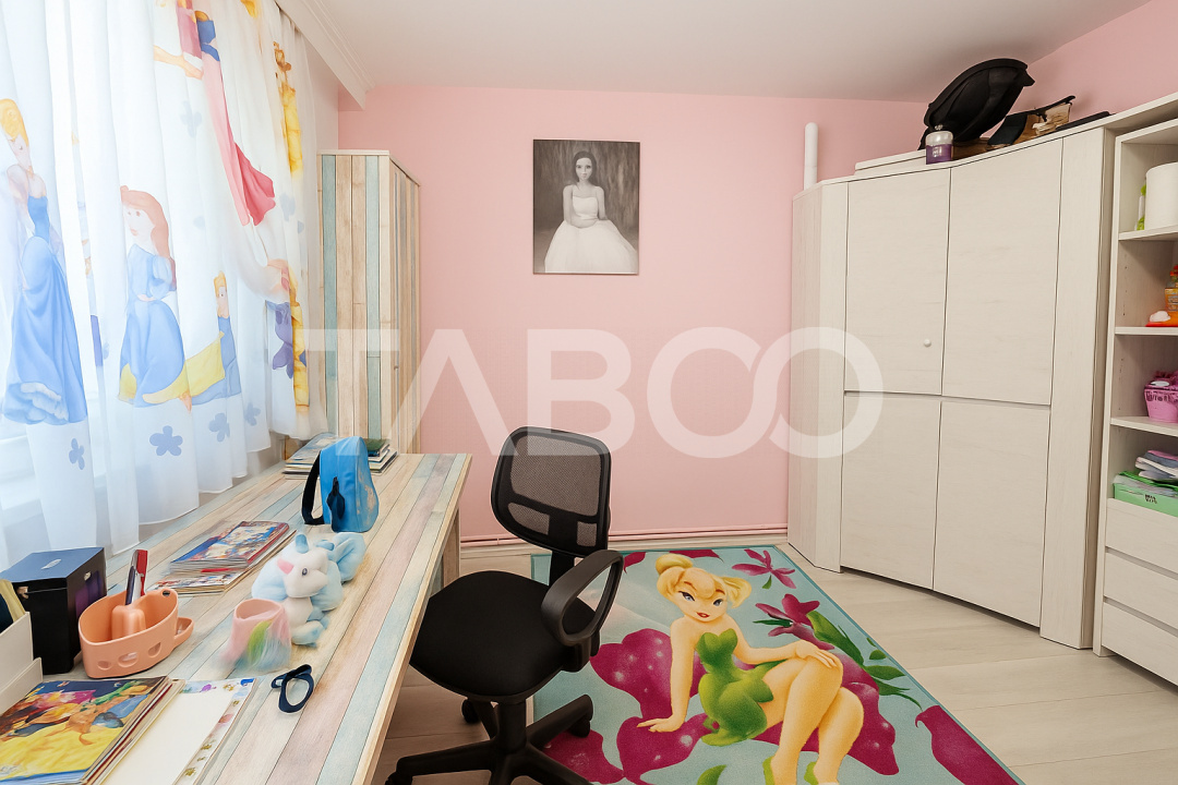 Apartament de vanzare cu 3 camere la etajul 1 mobilat utilat complet