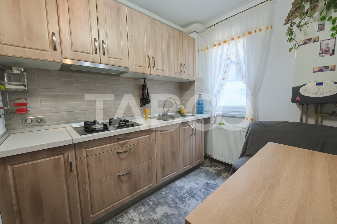 Apartament de vanzare cu 3 camere la etajul 1 mobilat utilat complet