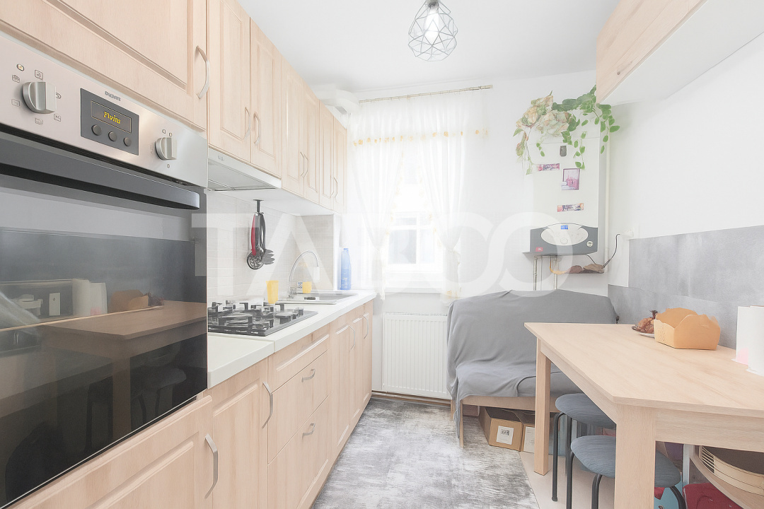 Apartament de vanzare cu 3 camere la etajul 1 mobilat utilat complet