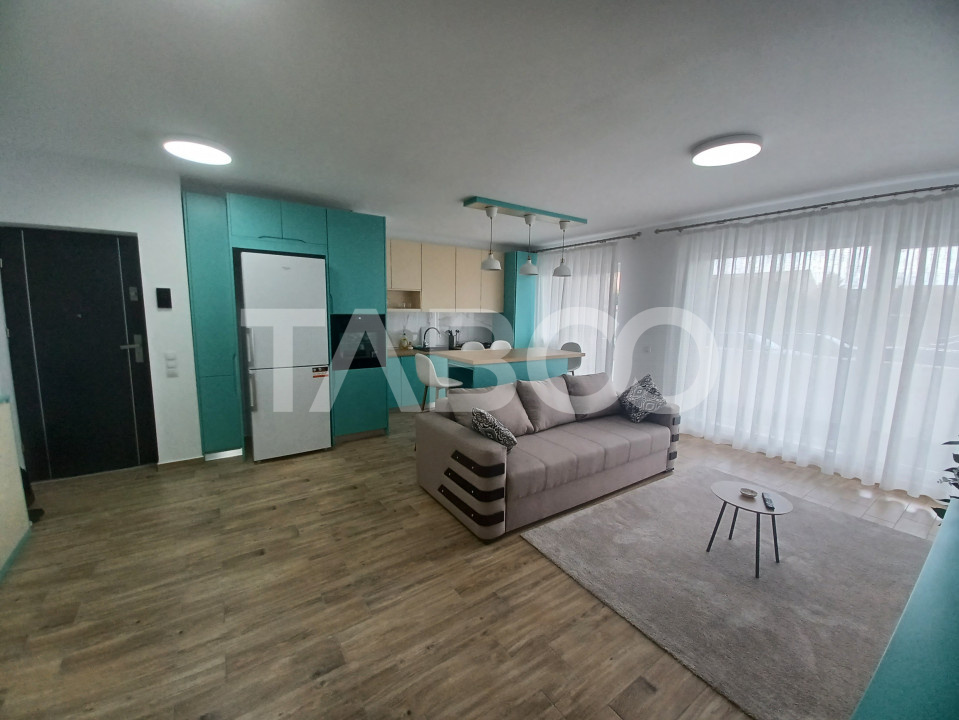 Apartament de vanzare cu 3 camere si balcon Kogalniceanu