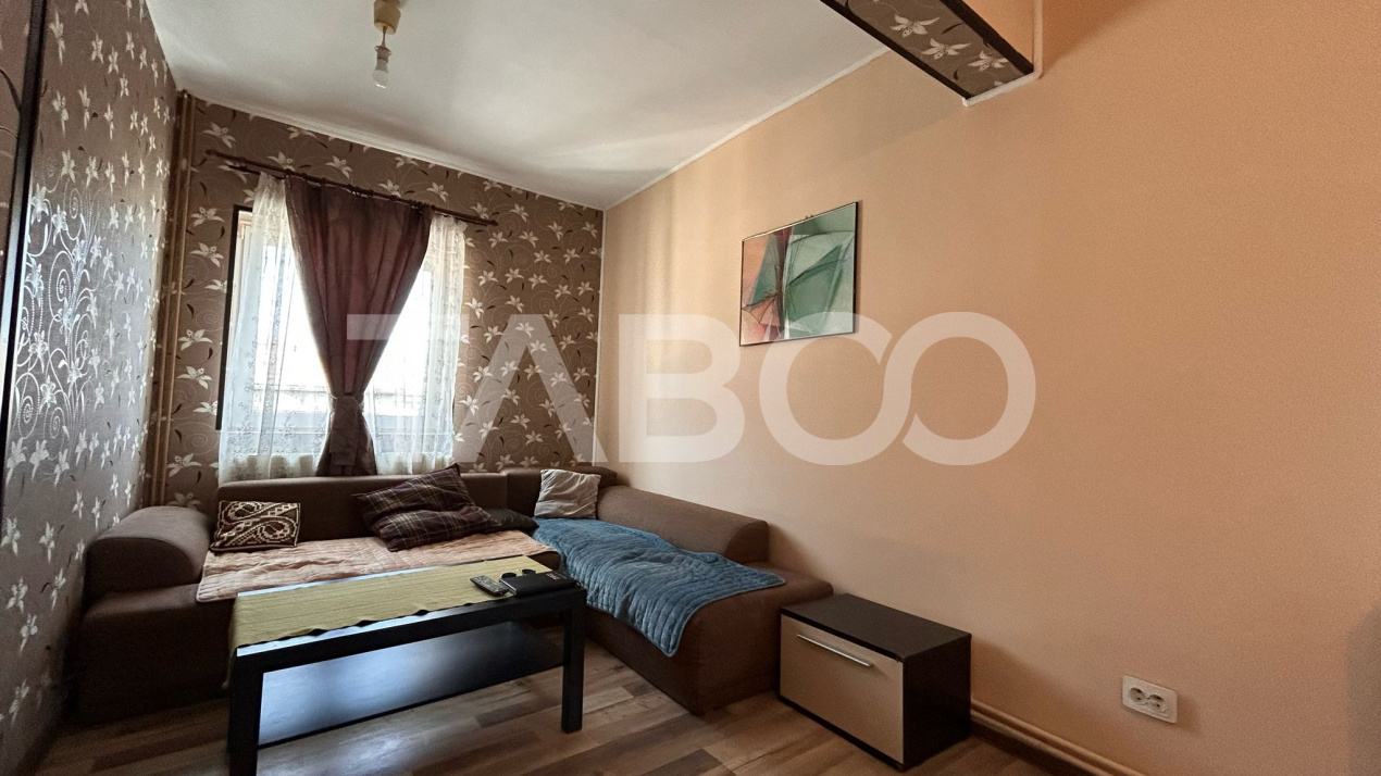 Apartament de vanzare cu 4 camere 90 mpu balcon Vasile Aaron 