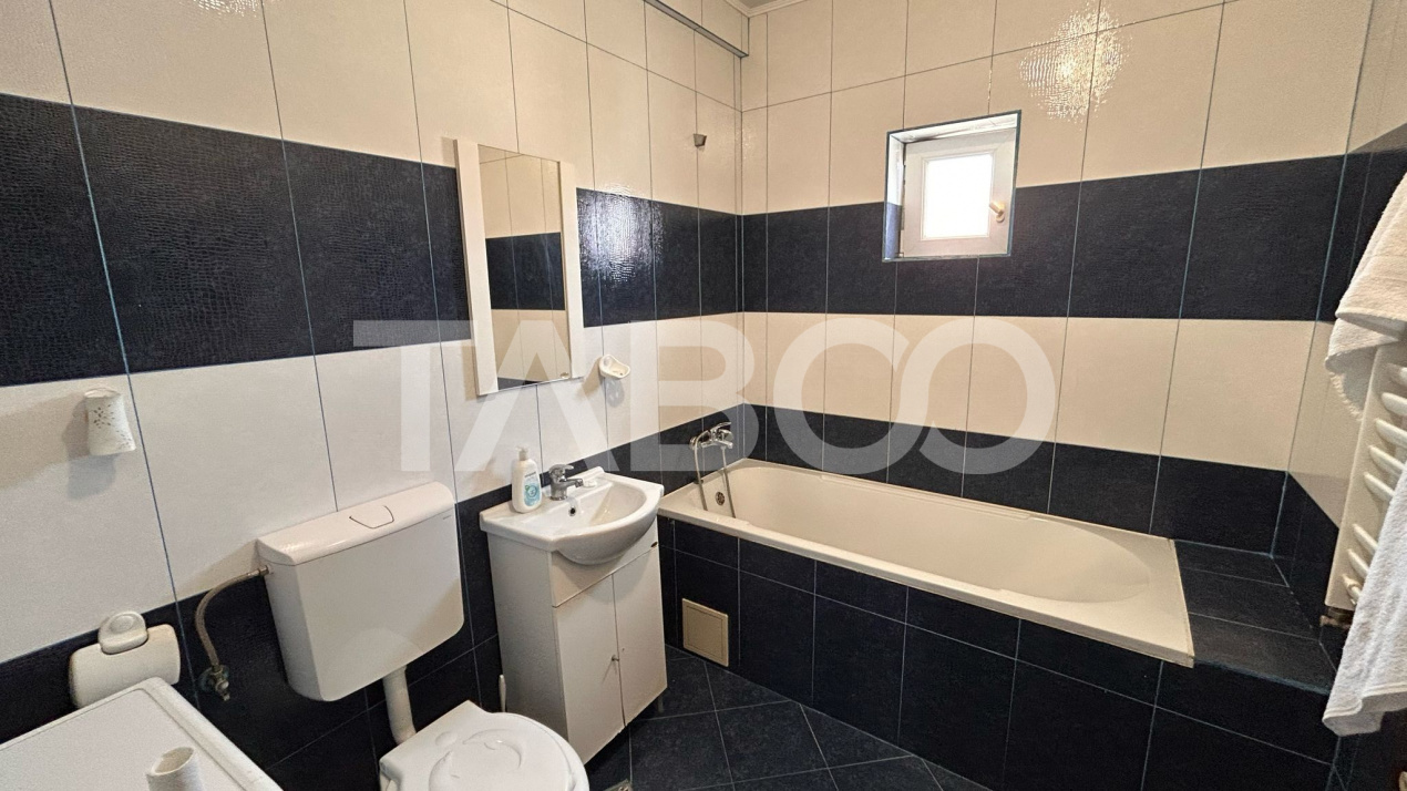 Apartament de vanzare cu 4 camere 90 mpu balcon Vasile Aaron 