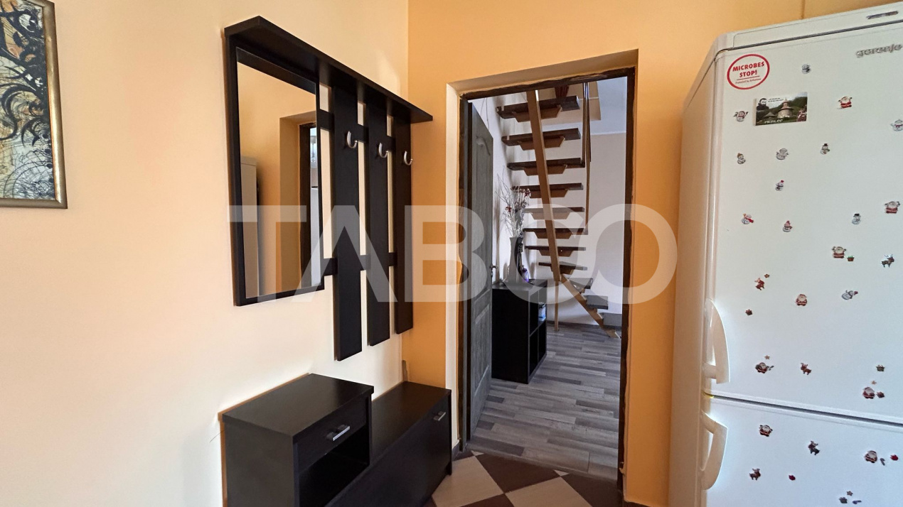 Apartament de vanzare cu 4 camere 90 mpu balcon Vasile Aaron 