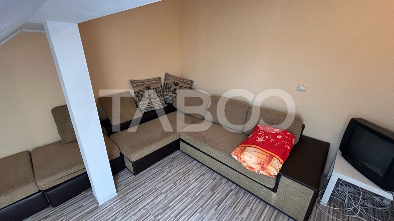 Apartament de vanzare cu 4 camere 90 mpu balcon Vasile Aaron 
