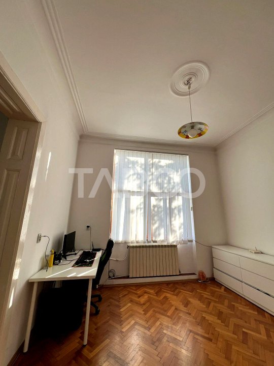 Apartament de vanzare cu 5 camere garaj zona Central din Sibiu