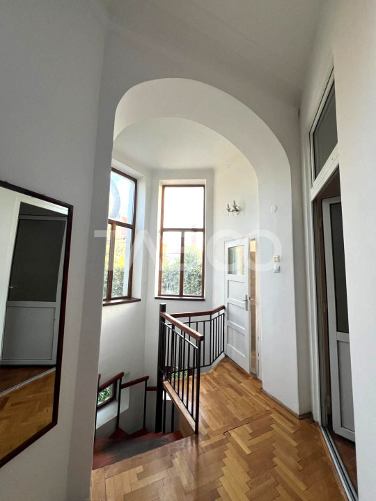Apartament de vanzare cu 5 camere garaj zona Central din Sibiu