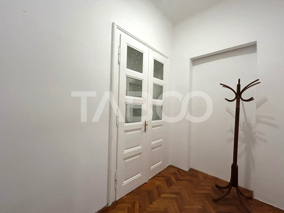 Apartament de vanzare cu garaj terasa 55 mpu zona Central Sibiu