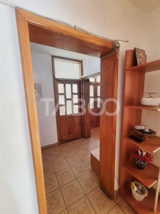 Apartament de vanzare decomandat Terezian 3 camere 2 bai balcon 