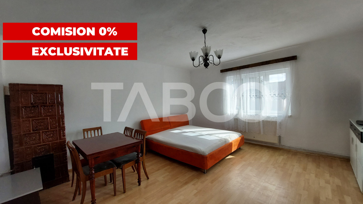 Apartament de vanzare la casa 2 camere curte 120 mp zona Turnisor