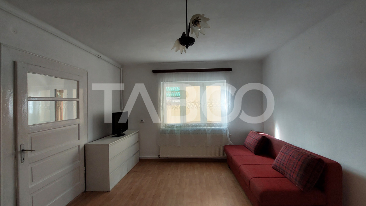 Apartament de vanzare la casa 2 camere curte 120 mp zona Turnisor