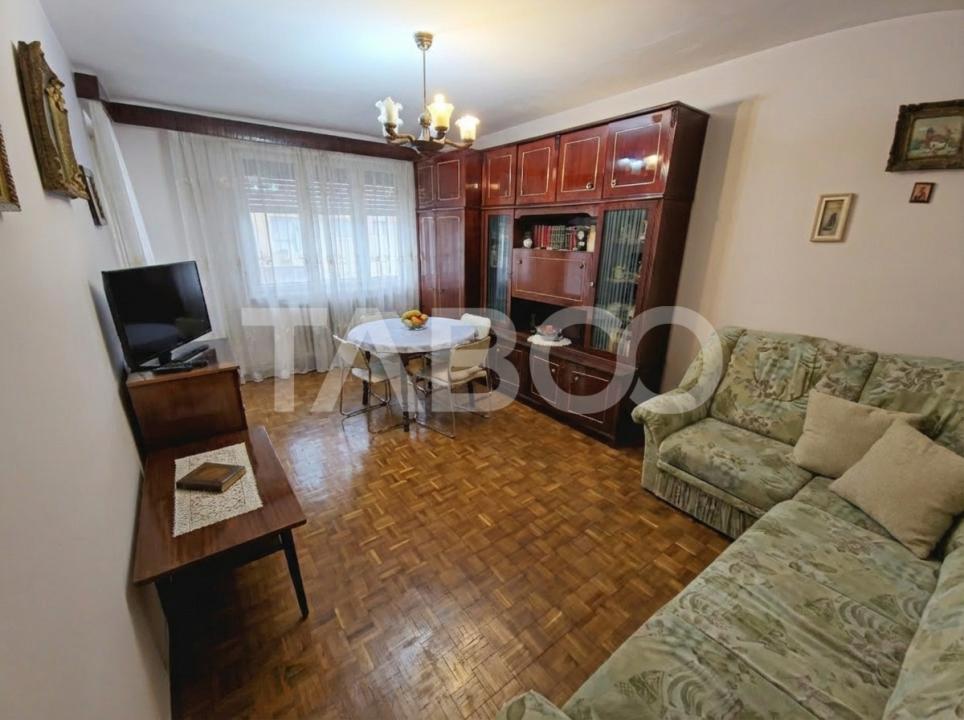 Apartament de vanzare mobilat utilat 60mp 3 camere zona Strand Sibiu in Sibiu - Hategului