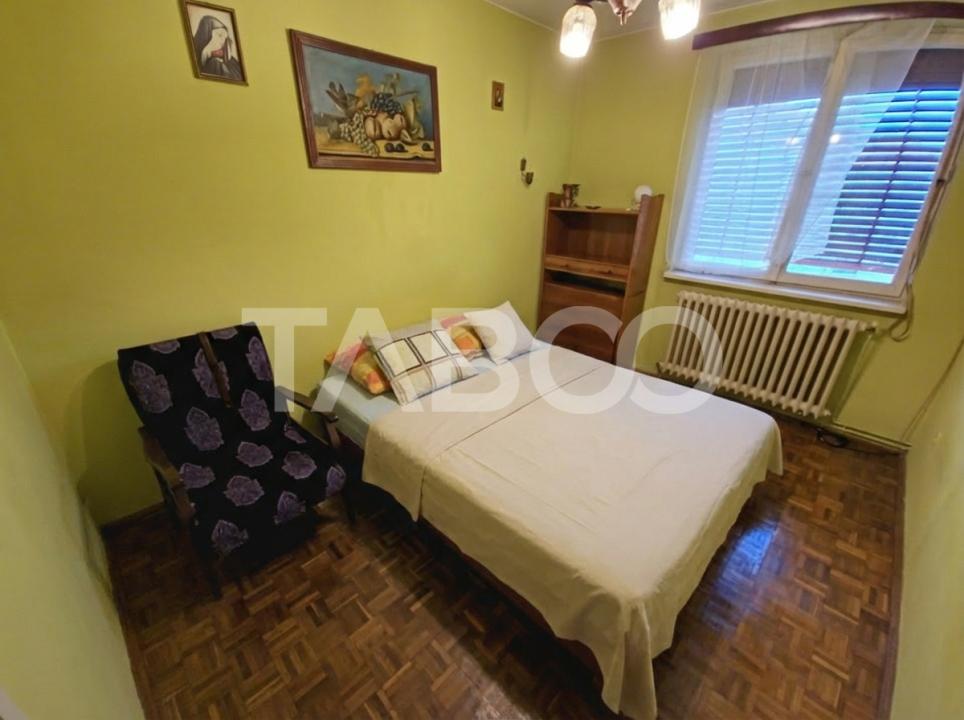 Apartament de vanzare mobilat utilat 60mp 3 camere zona Strand Sibiu