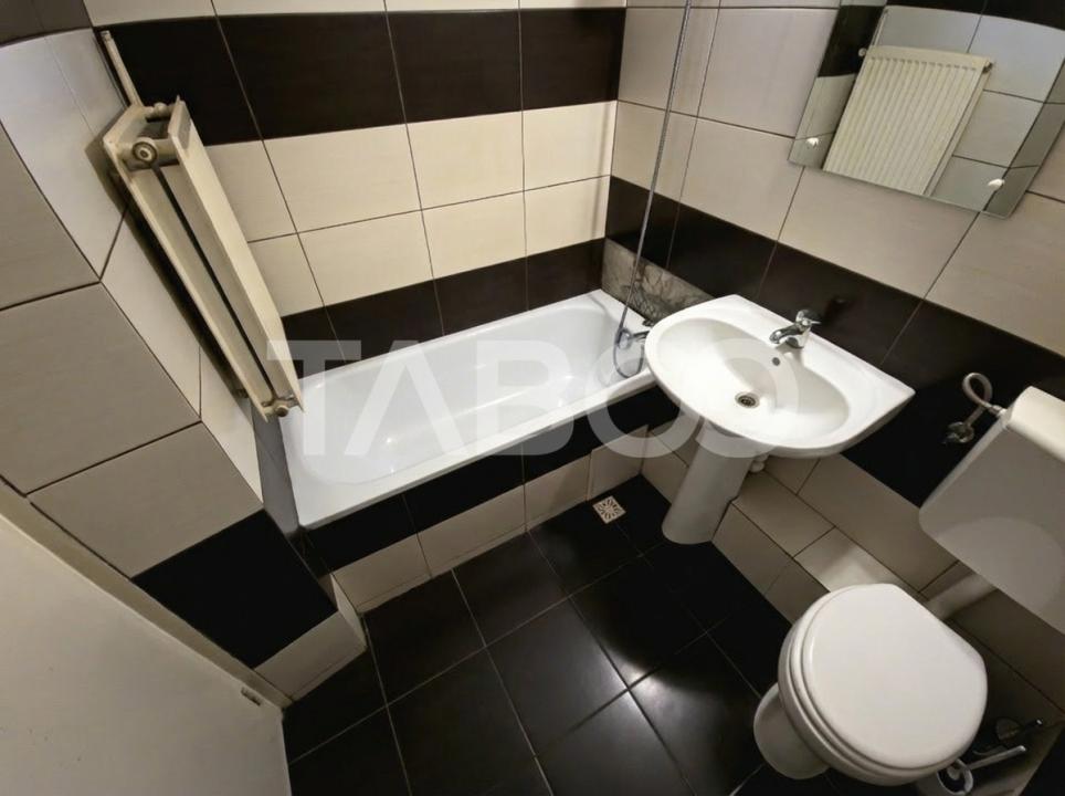 Apartament de vanzare mobilat utilat 60mp 3 camere zona Strand Sibiu