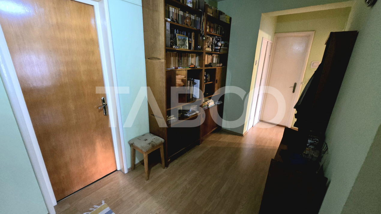 Apartament de vanzare mobilat utilat 60mp 3 camere zona Strand Sibiu