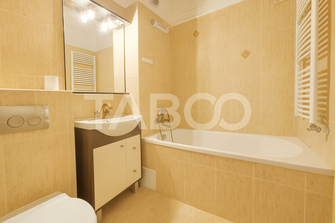 Apartament de vanzare zona Dioda cu 3 camere si balcon