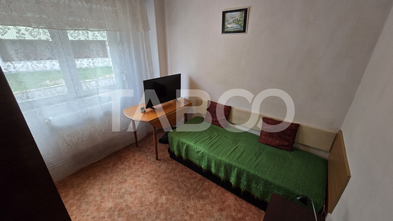 Apartament de vanzare zona Mihai Viteazul 4 camere 2 bai