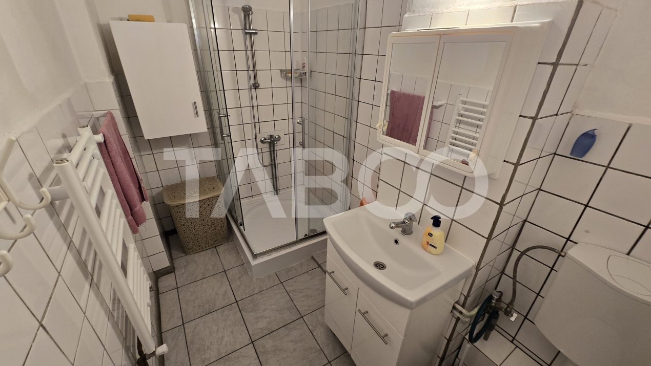 Apartament de vanzare zona Mihai Viteazul 4 camere 2 bai