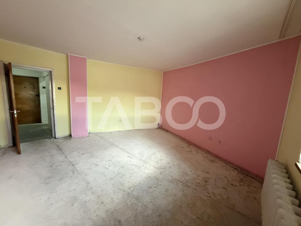 Apartament decomandat 2 camere 2 balcoane etaj 2 zona Doamna Stanca 