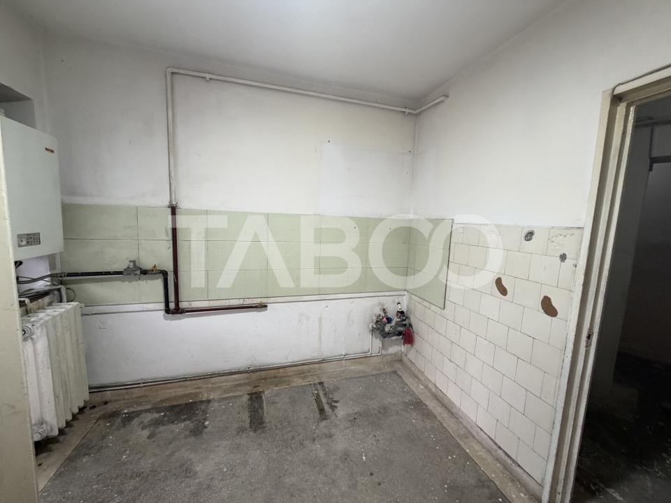 Apartament decomandat 2 camere 2 balcoane etaj 2 zona Doamna Stanca 