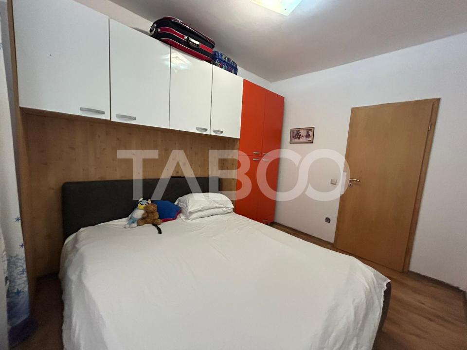 Apartament decomandat  2 camere si balcon 54 mp zona Brana Selimbar