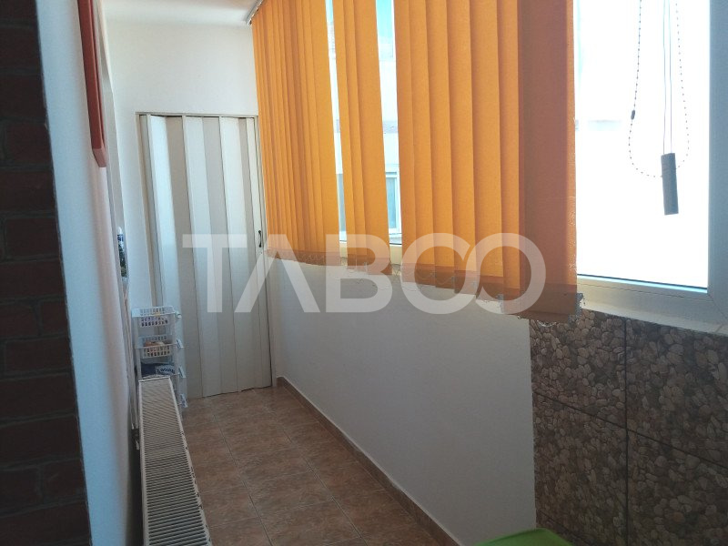 Apartament decomandat 3 camere  2 bai etaj 3 balcon zona buna Cisnadie