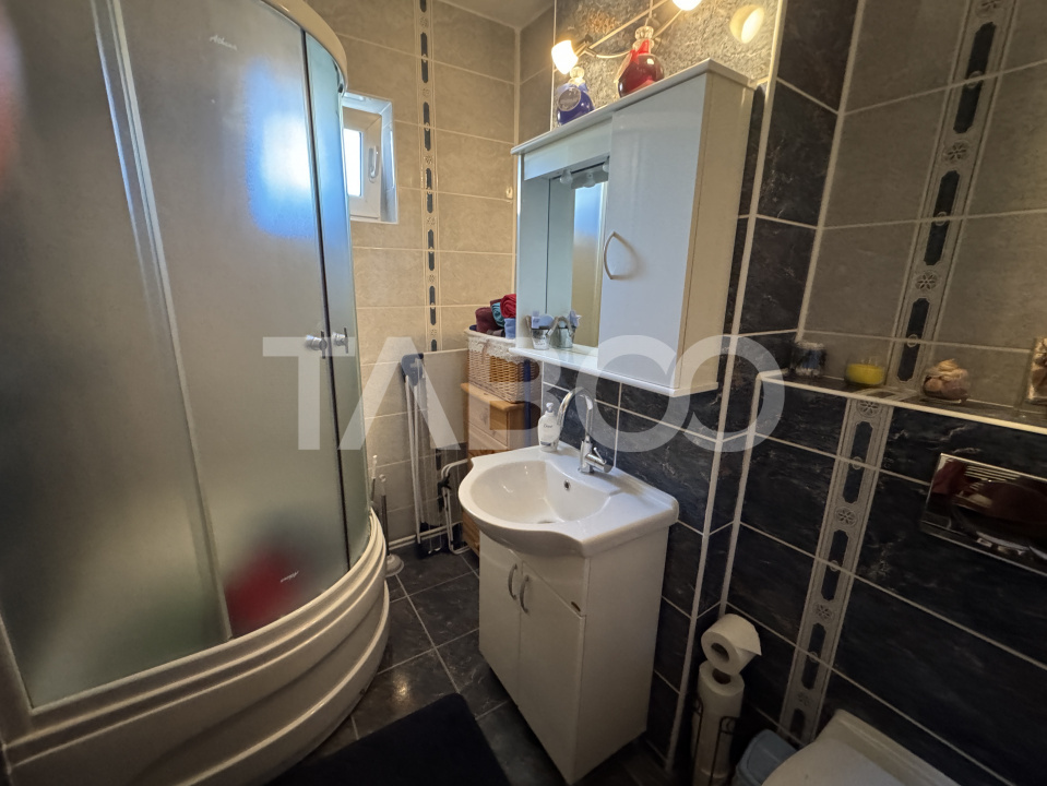 Apartament decomandat 3 camere 69 mpu balcon logie pivnita Rahovei