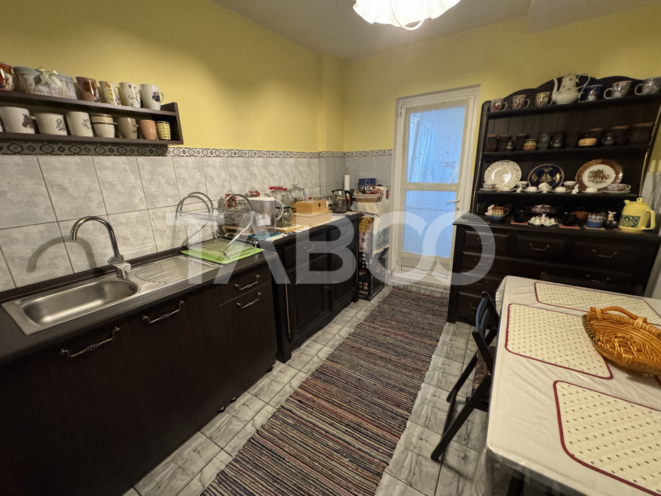 Apartament decomandat 3 camere 69 mpu balcon logie pivnita Rahovei