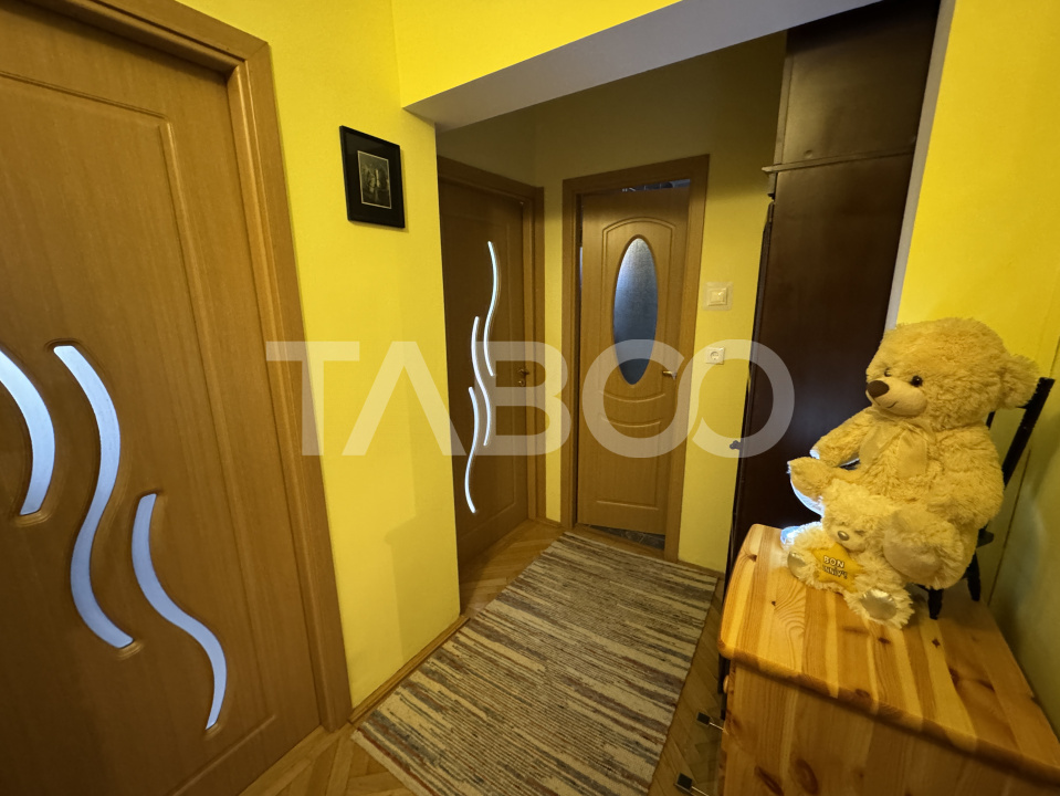 Apartament decomandat 3 camere 69 mpu balcon logie pivnita Rahovei