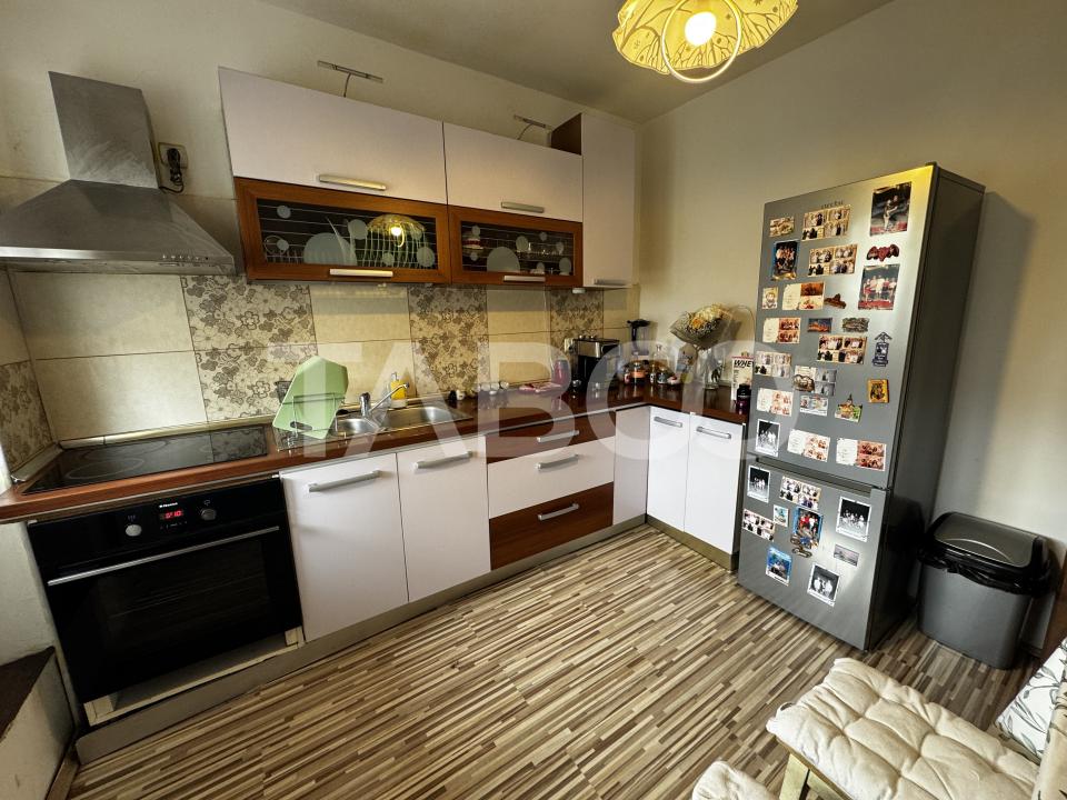 Apartament decomandat 3 camere 70 mpu balcon intabulat Cedonia Sibiu