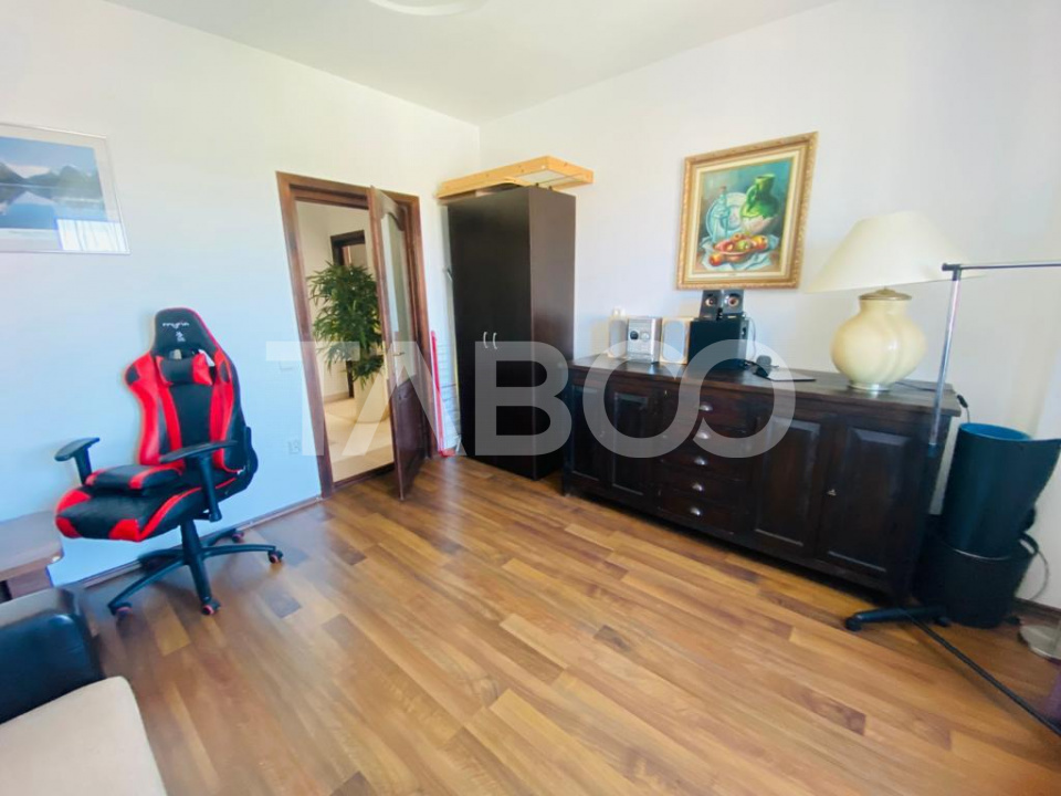 Apartament decomandat 3 camere 75 mp garaj boxa Parcul Sub Arini Sibiu