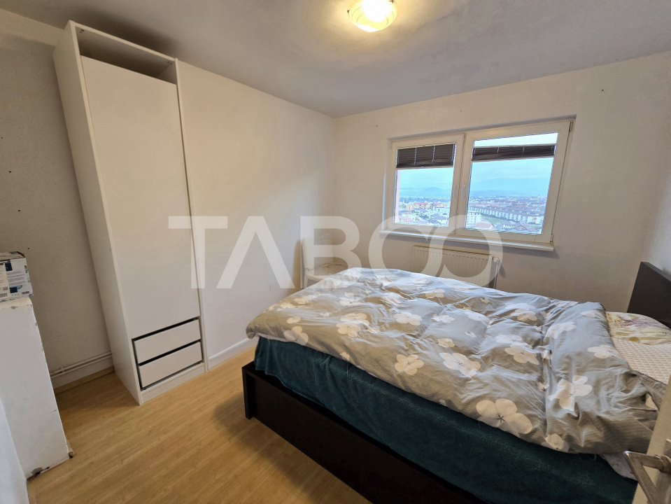 Apartament decomandat 3 camere balcon pivnita lift Vasile Aaron Sibiu