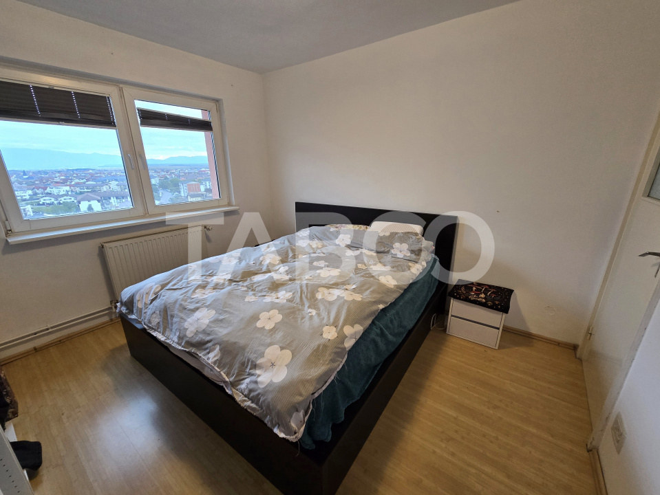 Apartament decomandat 3 camere balcon pivnita lift Vasile Aaron Sibiu