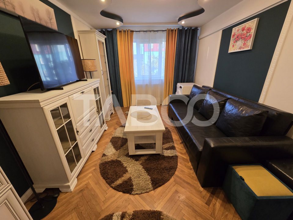 Apartament decomandat 3 camere balcon pivnita lift Vasile Aaron Sibiu